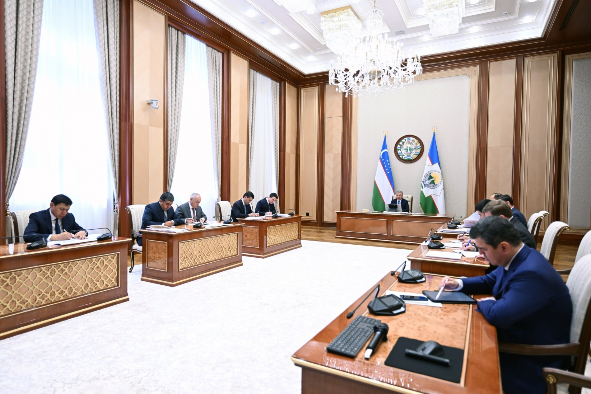 Shavkat Mirziyoyev就中国的火灾和洪水向习近平表示哀悼